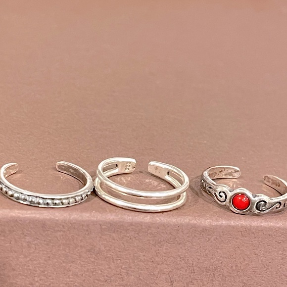 Silpada set of three sterling silver toe rings - Picture 2 of 9